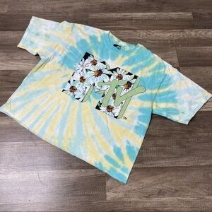 MTv Daisy Tye Dye Graphic Crop Top size Large